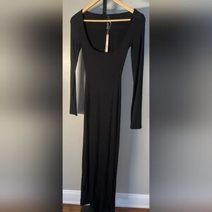 NEW IN PACKAGE Skims Ribbed Soft Lounge Long Sleeve Dress Color Onyx Sz Medium